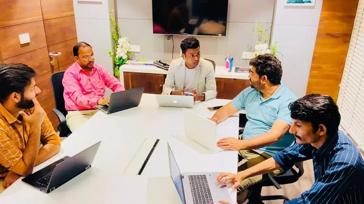  Vishal Kumar Rawani, Professional Trader & Founder of Growing Riqueza Private Limited