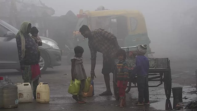 Dense Fog Engulfs Delhi