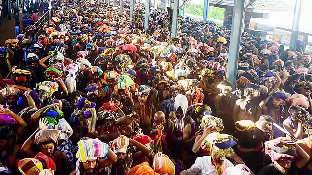 'Makaravilakku' Ritual Held At Ayyappa Temple In Sabarimala, Thousands Offer Prayers