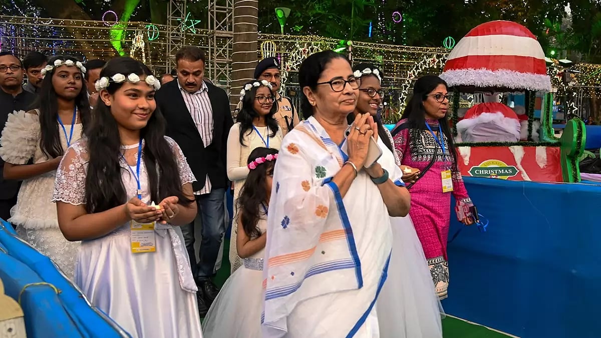 Mamata Banerjee inaugurates Christmas festival