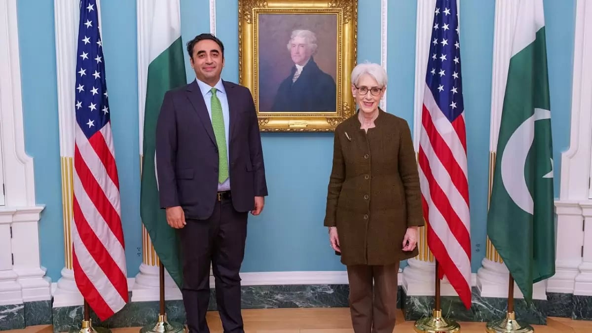 US Deputy Secretary Sherman discusses Pakistan’s efforts to recover from devastating floods with Fo