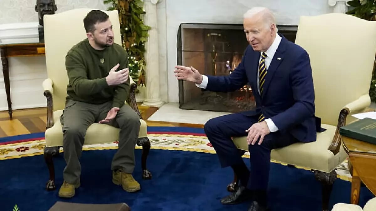 Ukrainian President Volodymyr Zelenskyy with US President Joe Biden at White House