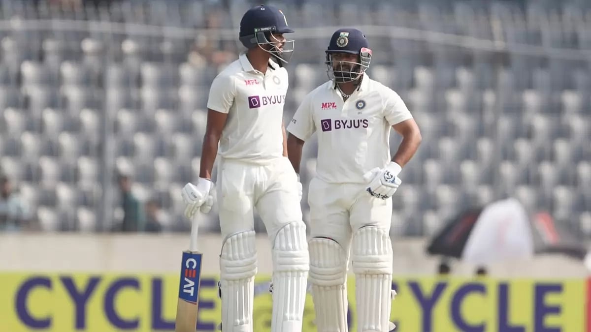 Rishabh Pant (93 off 104) and Shreyas Iyer's (87 off 105) made sure India took a massive lead.