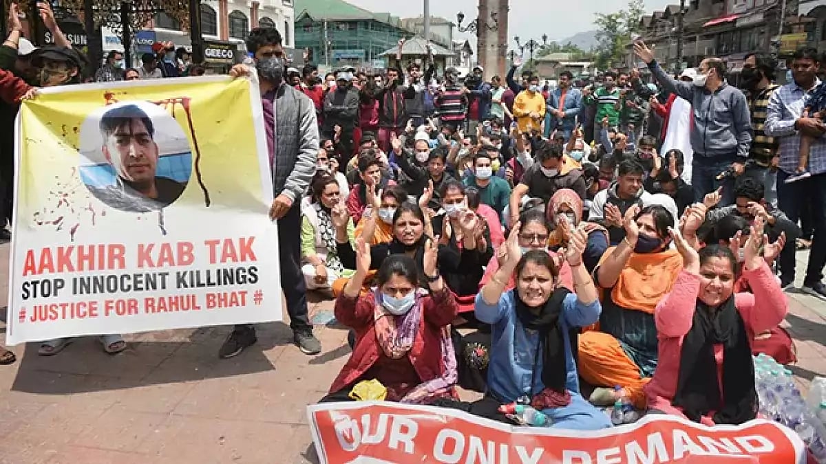 Kashmiri Pandit employees protesting at Lal Chowk in Srinagar