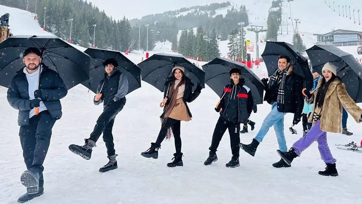 Hrithik Roshan during his Christmas celebrations with Saba Azad