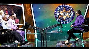 Akshay Kumar on KBC 14