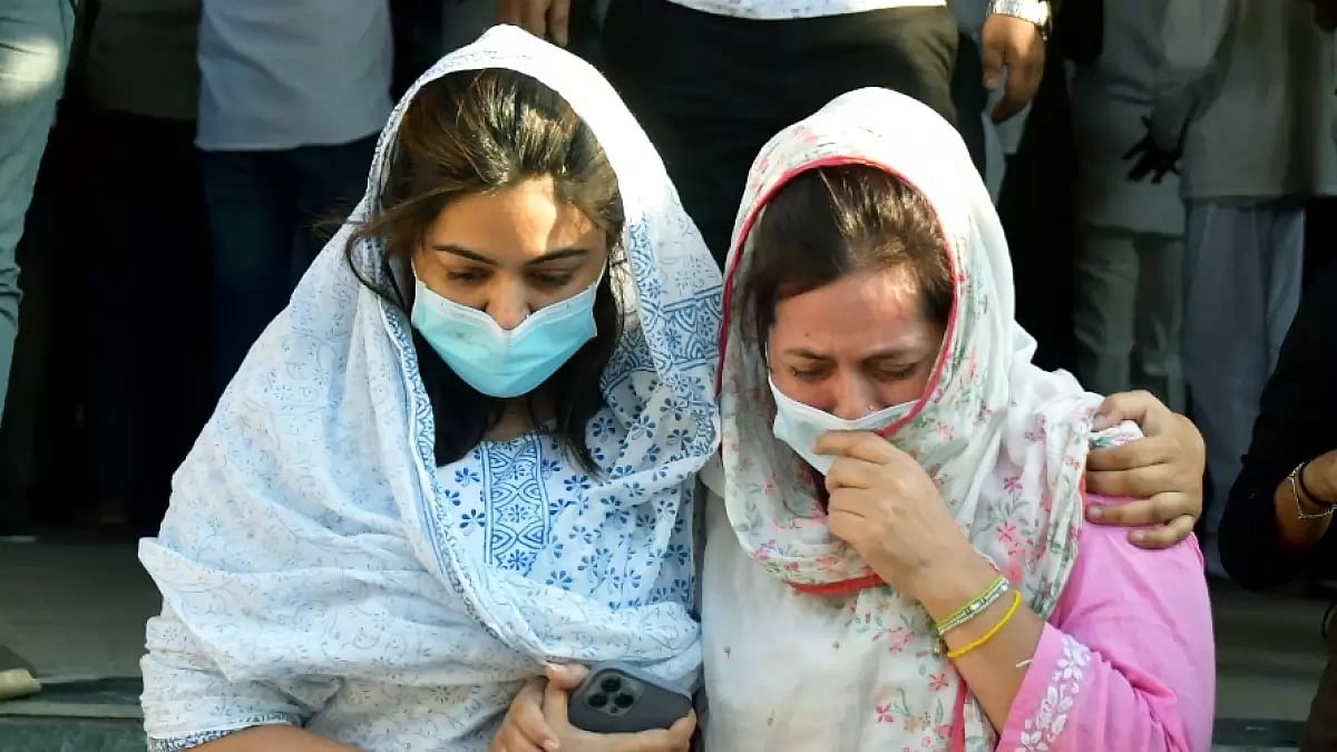 Sheezan Khan’s sister attended the funeral of Tunisha Sharma