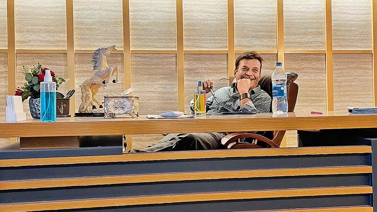 Bollywood: Meet Shaukat Khan Who Owns 36 Vanity Vans And Wants To Own More