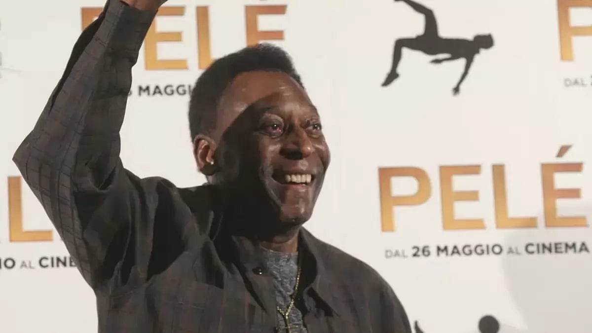 Pelé’s success on the football field made him a sports icon.