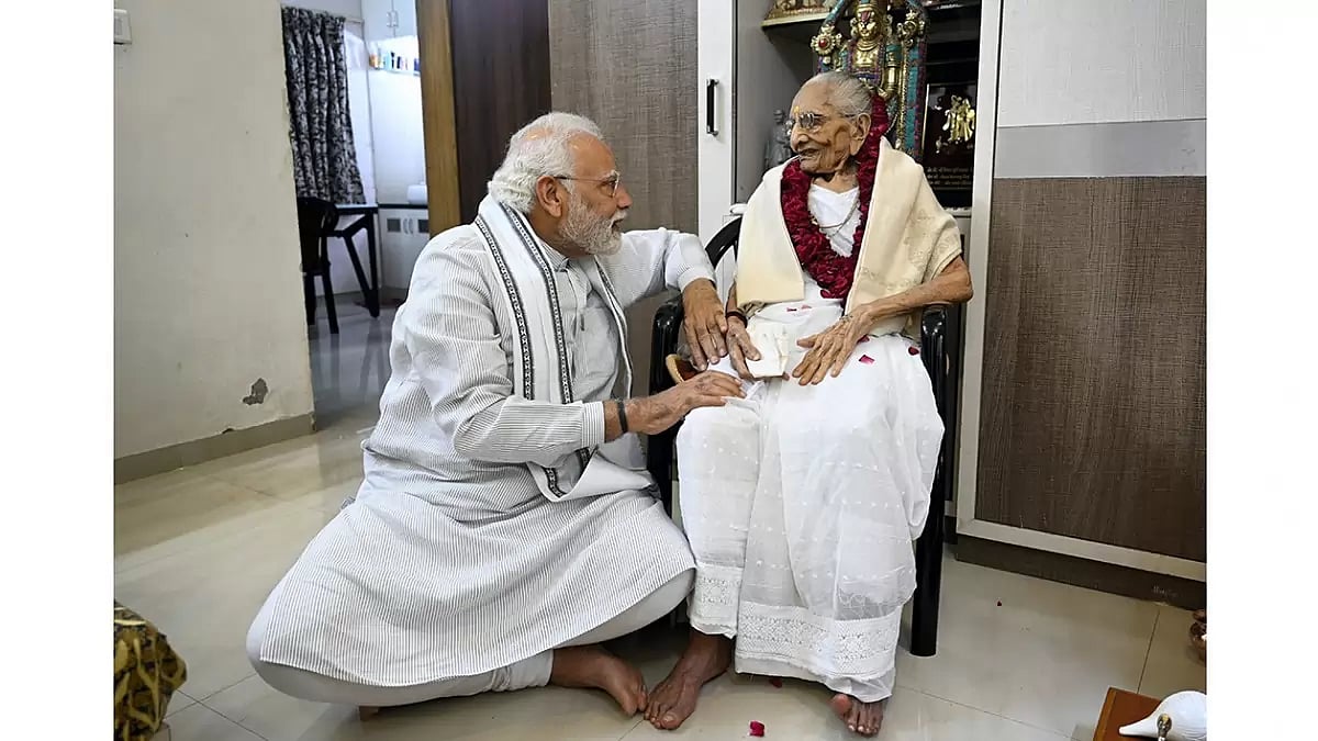 PM Modis mother Hiraben passes away