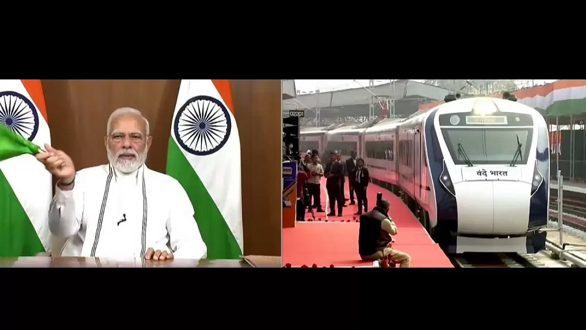 PM Modi flags off Vande Bharat Express
