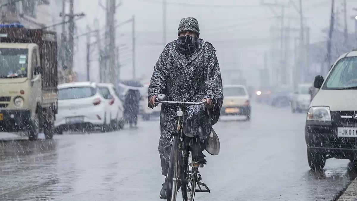 Snowfall in Srinagar