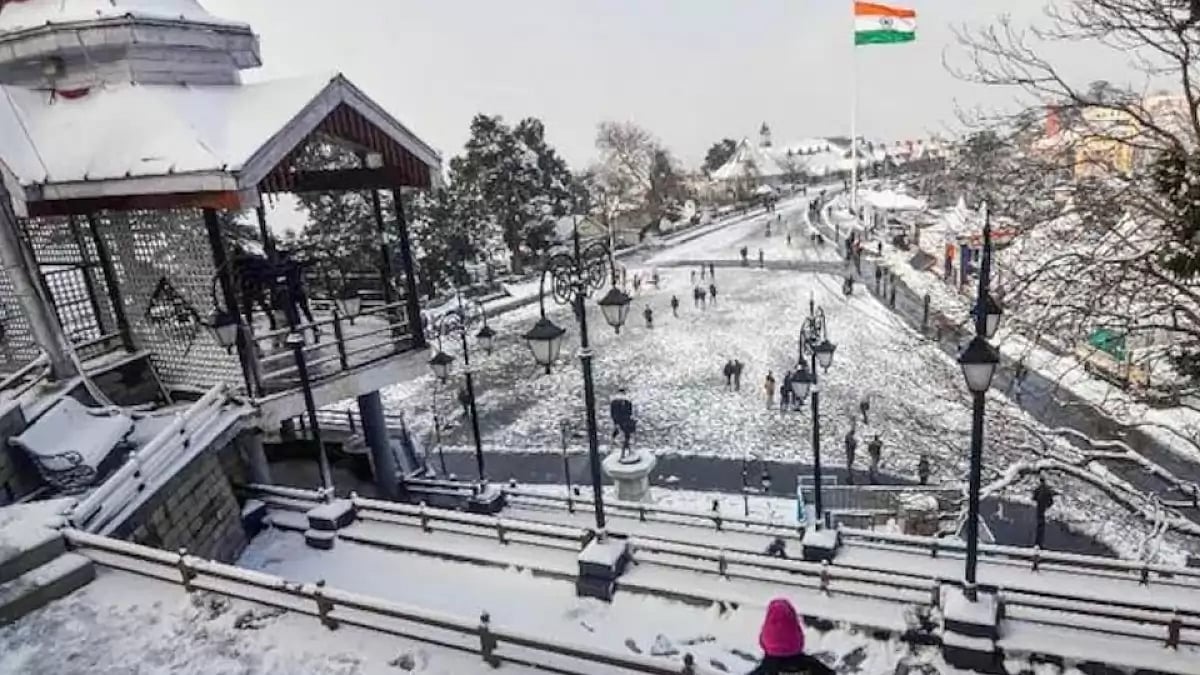 Snowfall and new year holidays have attracted large number of tourists to Himachal Pradesh