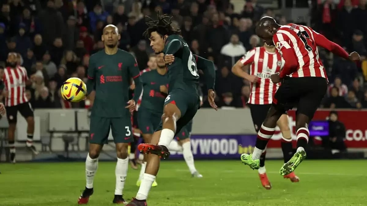 Brentford rose from 10th to seventh in the standings and are just two points behind Liverpool.