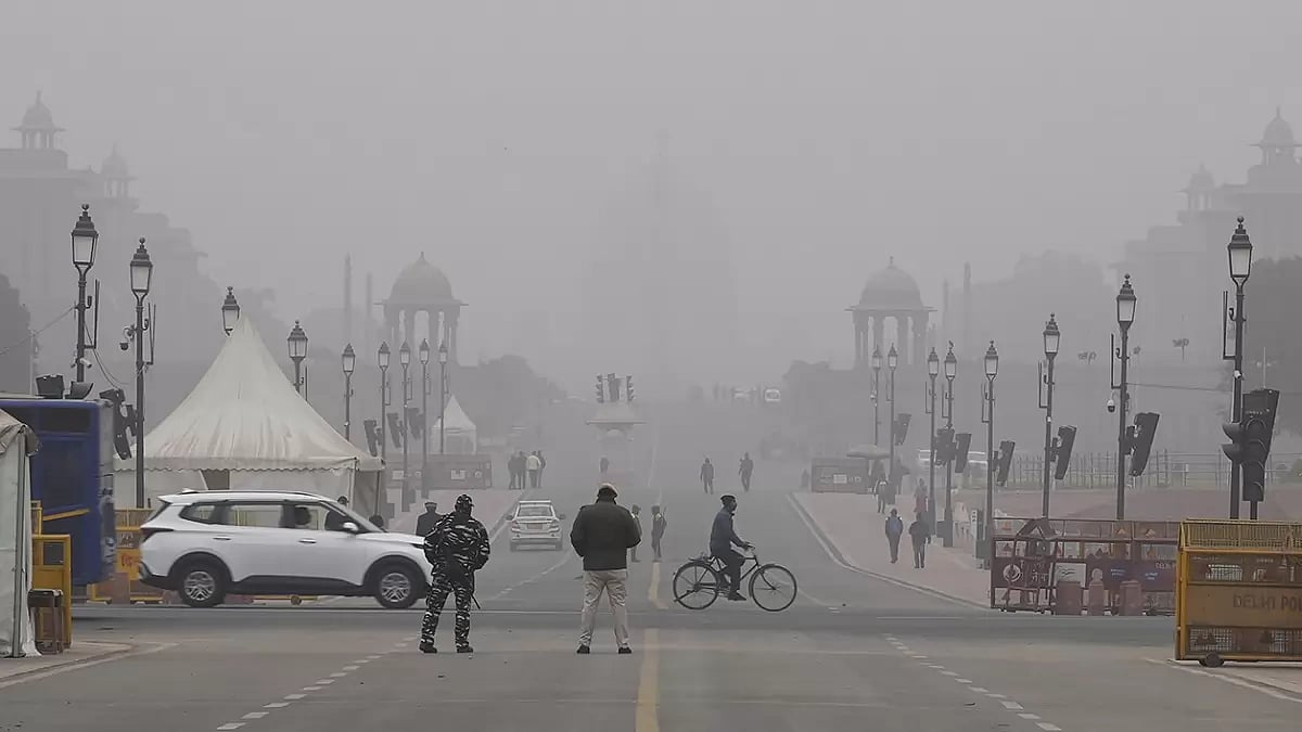 Weather: Fog in Delhi