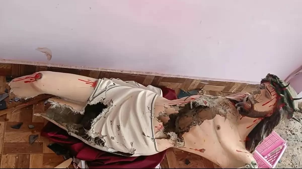 On Monday, a mob comprising Hindu right-wing groups vandalised a church in Narayanpur, Chhattisgarh - null