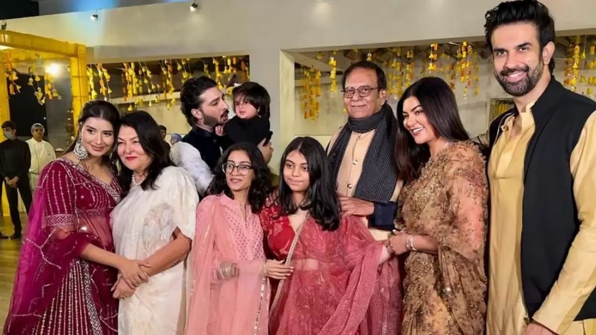 Sushmita Sen and her family at a wedding