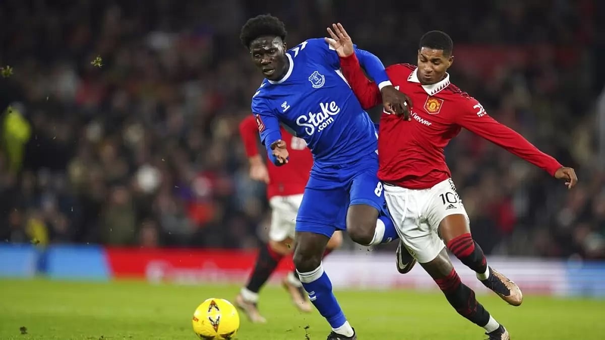 Everton put up a brave fight against Man United after losing to Brighton 4-1 in midweek.