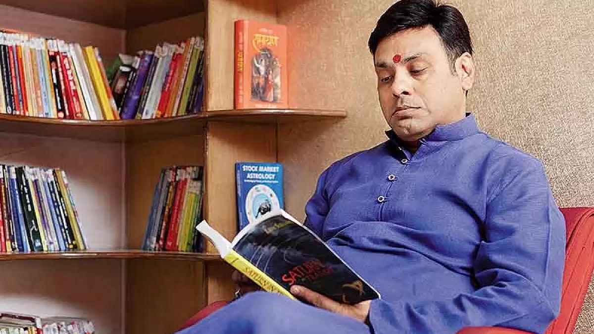 Vinay Bajrangi, Astrologer
