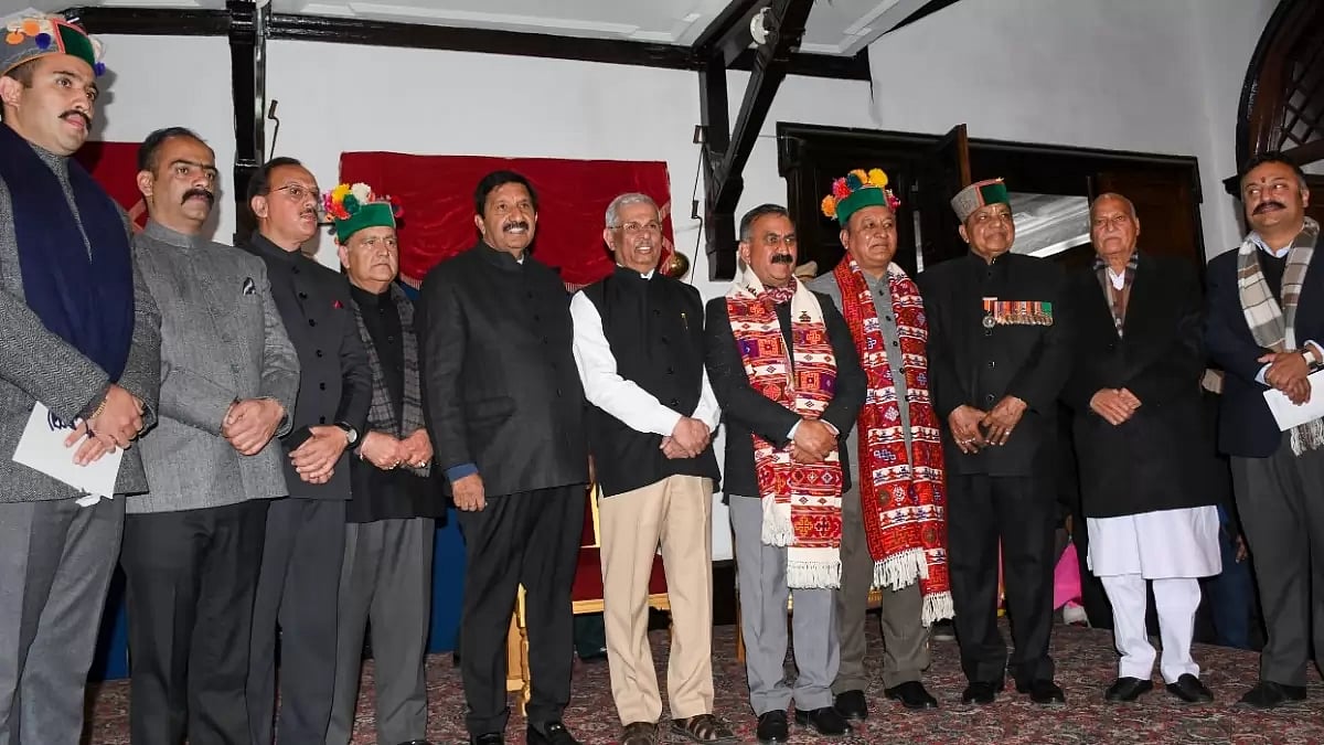 Himachal Pradesh Governor Rajendra Vishwanath Arlekar and Chief Minister Sukhvinder Singh Sukhu during the oath taking ceremony of Cabinet members at Raj Bhawan in Shimla.