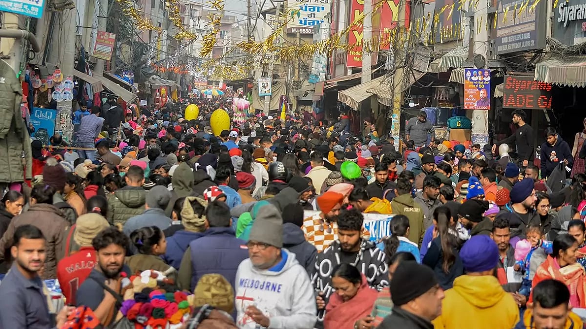 Crowded weekly market