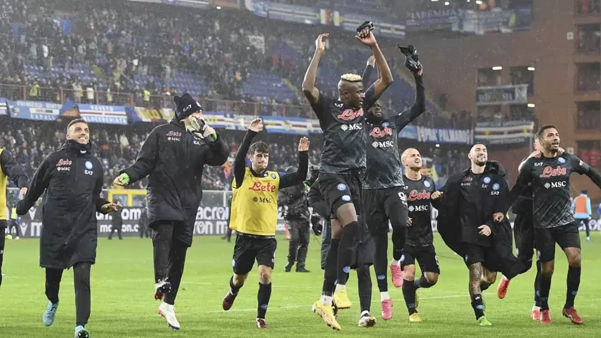 Napoli moved seven points clear of second-placed Juventus and defending champion AC Milan.