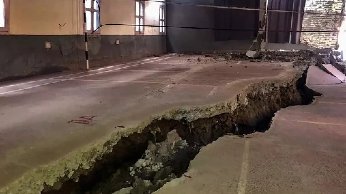 Massive cracks developing in houses of Joshimath