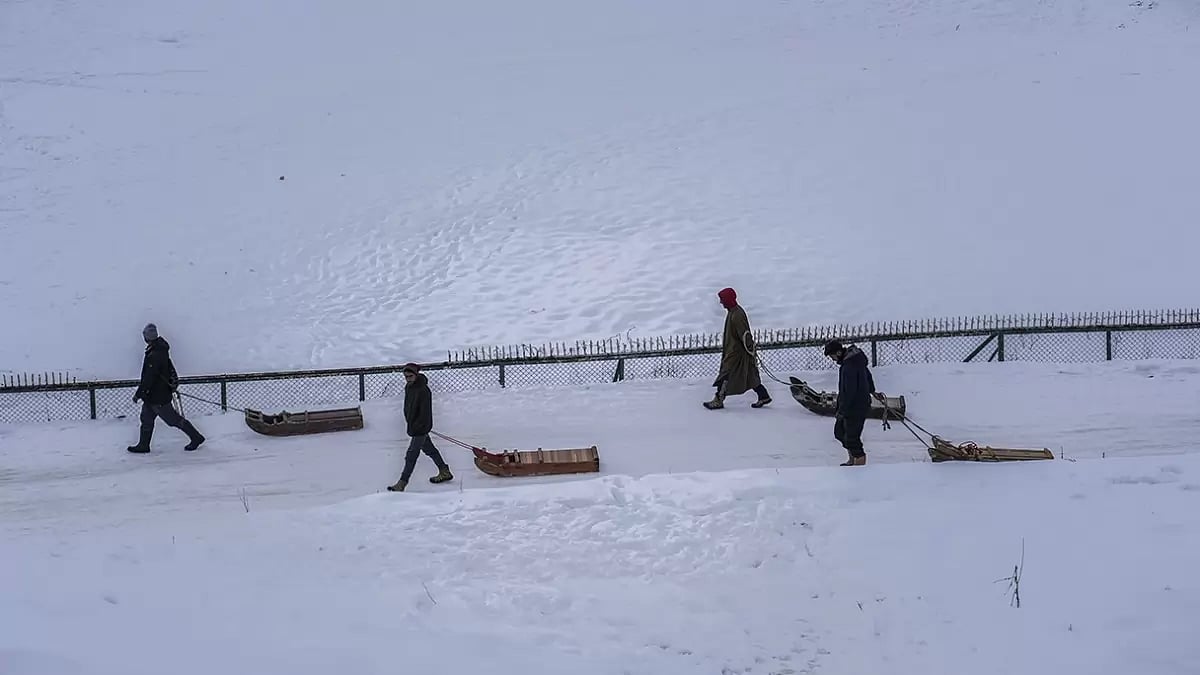 Snowfall in Gulmarg
