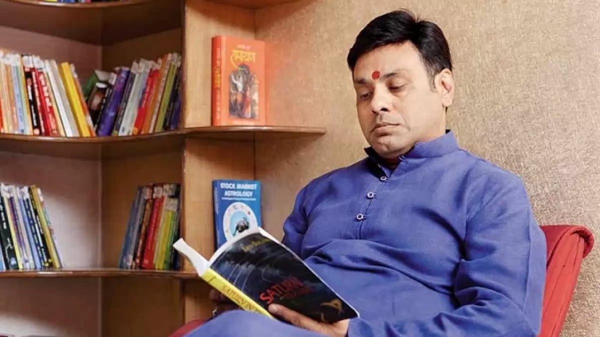 Vinay Bajrangi, Astrologer