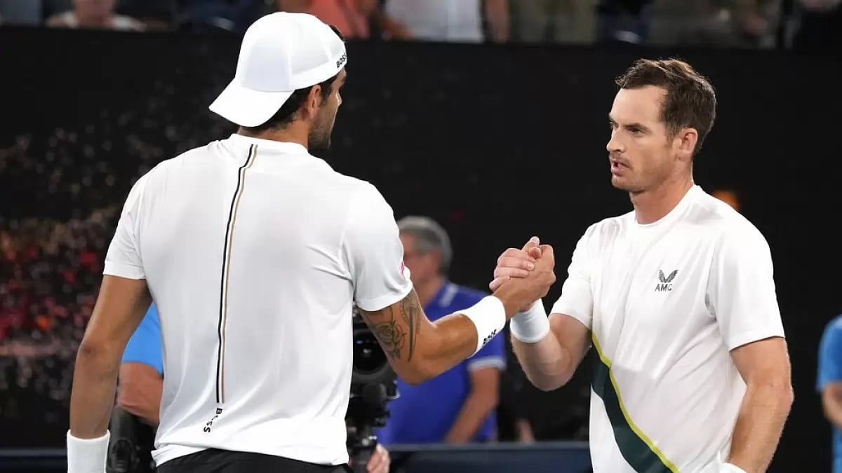 The 35-year old Scotsman (R) is ranked 66 in the world.