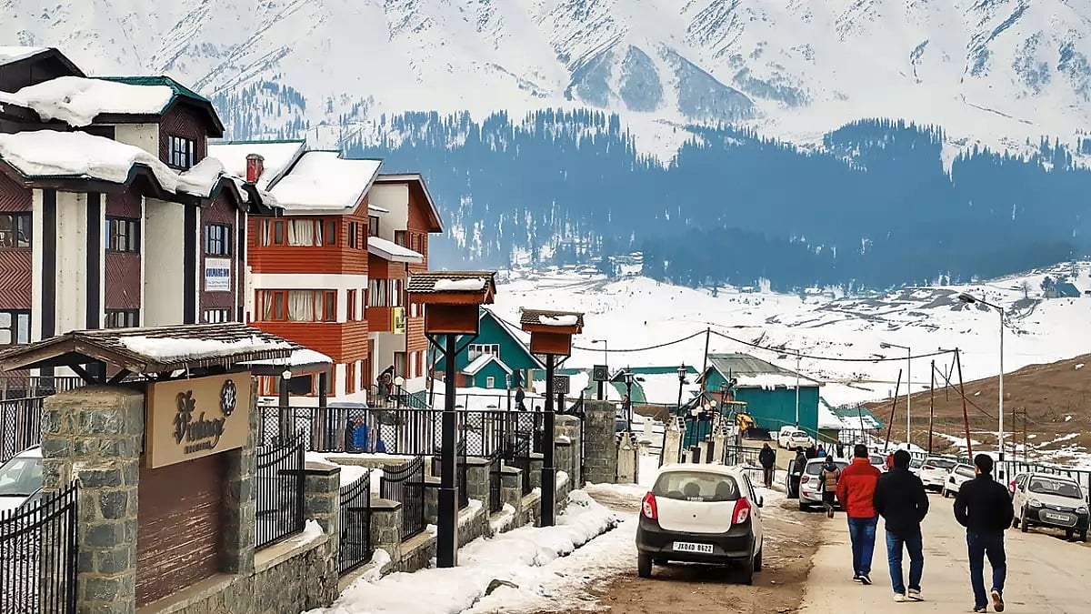 With Hotels Up For Grabs In A Planned Auction, Gulmarg's Hoteliers Stare At Uncertainties