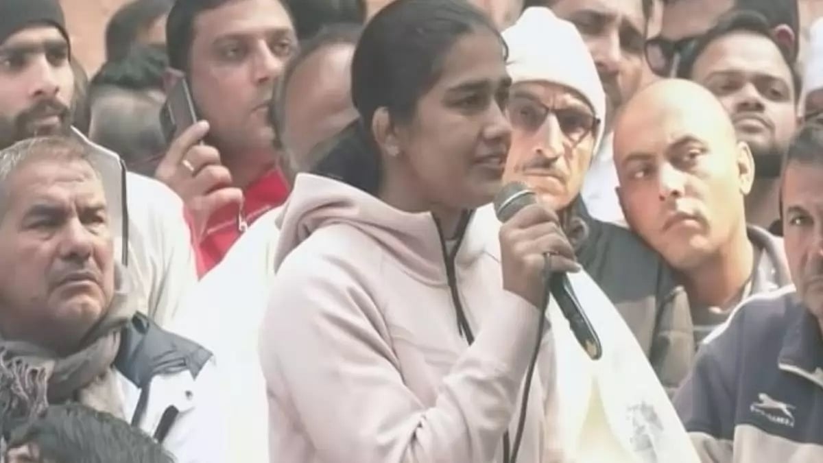 Babita, a former wrestler, arrived to the protest and heard the demands of the grapplers.