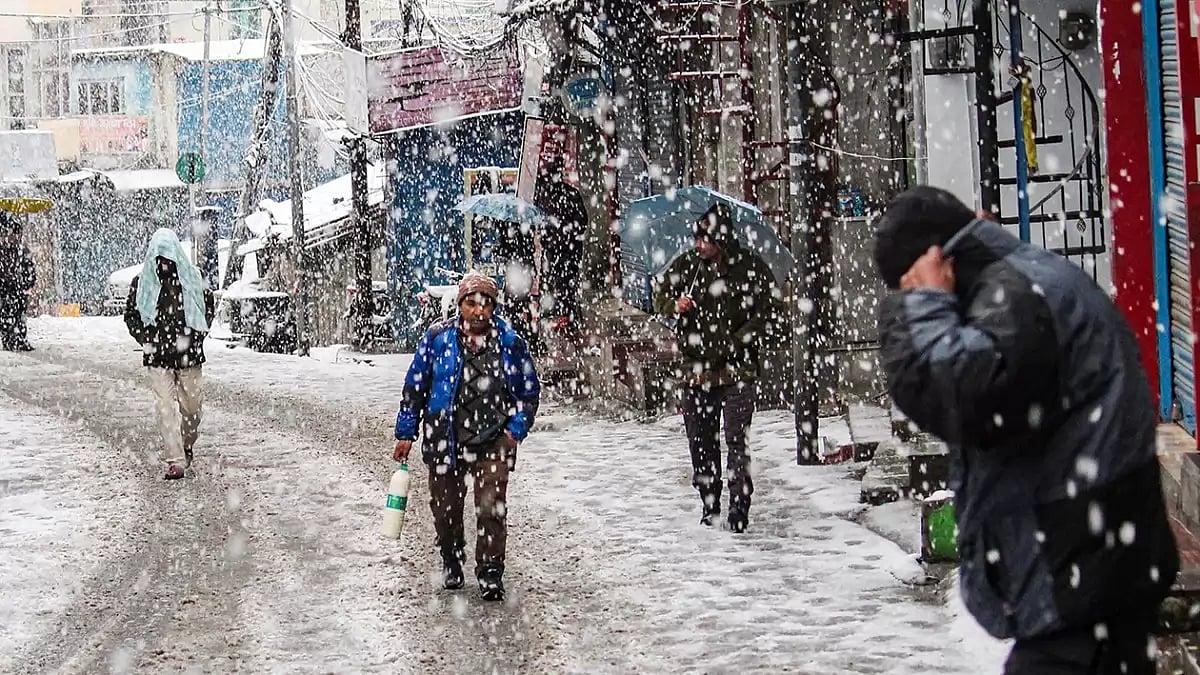 Snowfall in Joshimath 