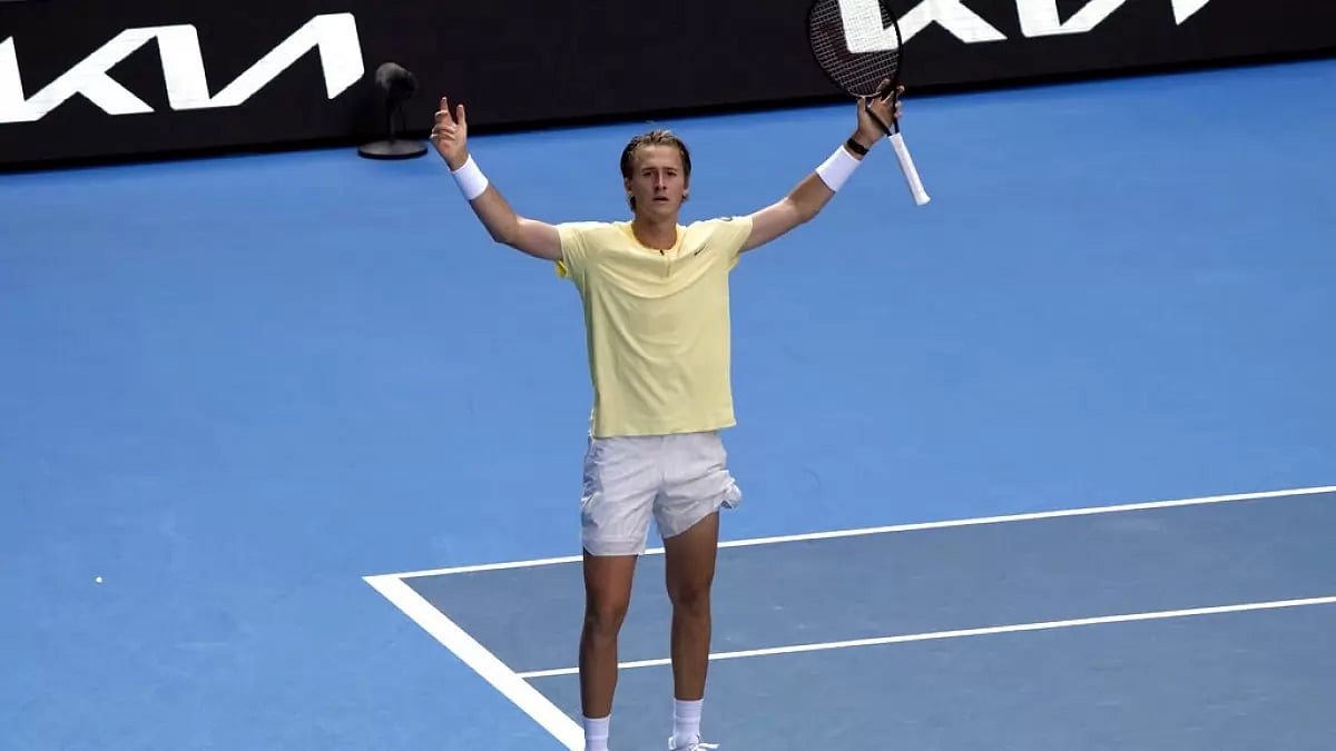 Sebastian Korda celebrates after defeating Hurkacz on Sunday.