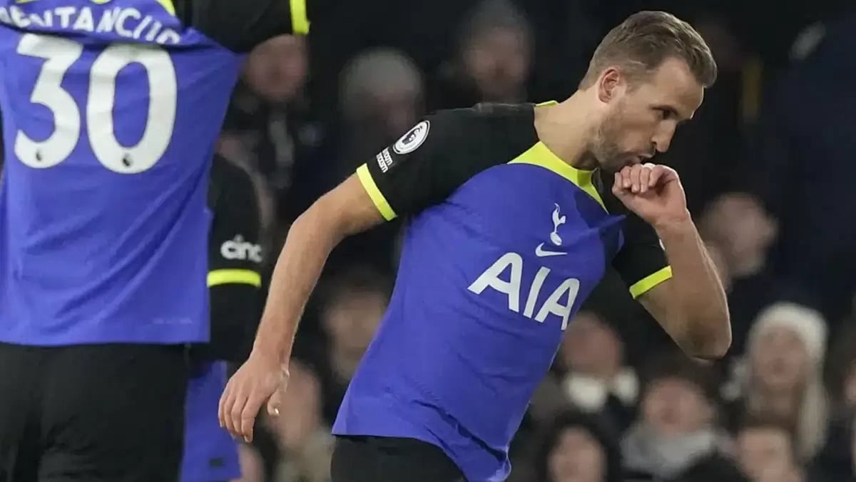 Spurs stayed fifth but narrowed the gap to Manchester United for UCL qualification.