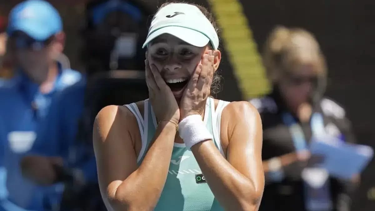 Linette will play the winner of the second women's QF between Sabalenka and Vekic.