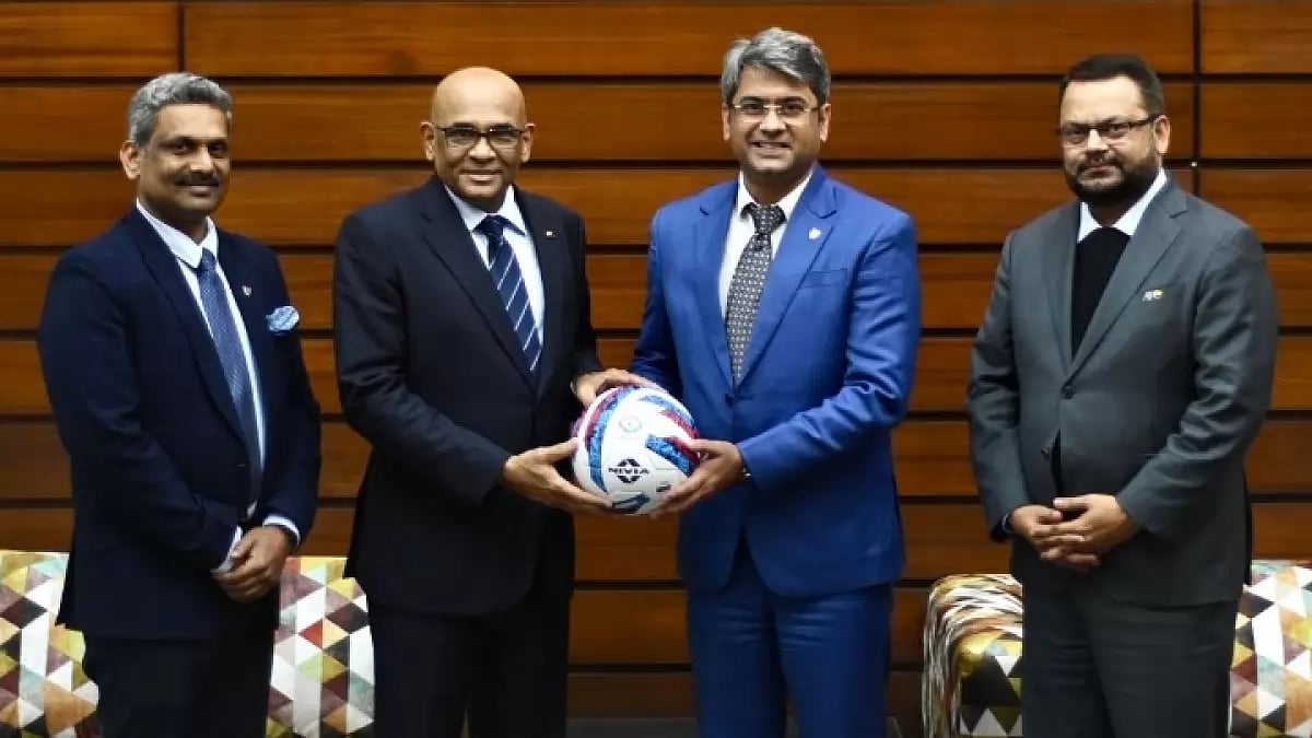 Windsor John, second left, was apprised of the details of its strategic roadmap of Vision 2047.