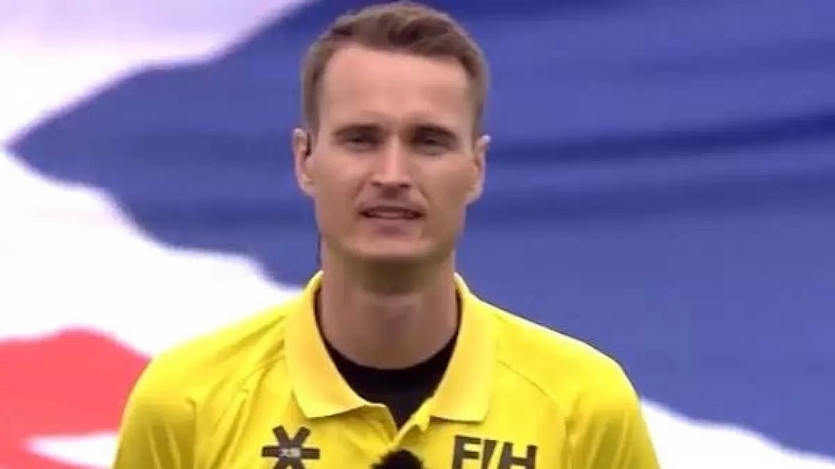 Goentgen fell down in pain as co-umpire and tournament organisers rushed to help him.