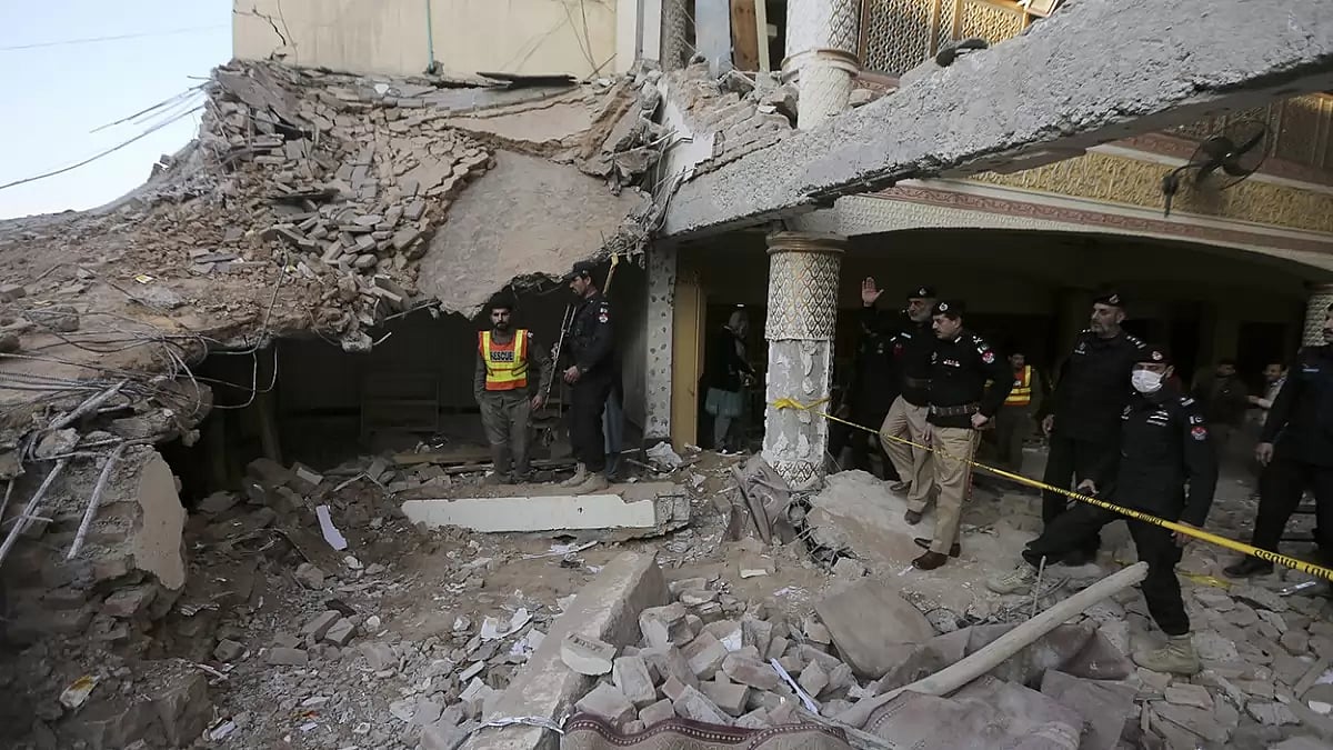 Suicide bombing in Peshawar