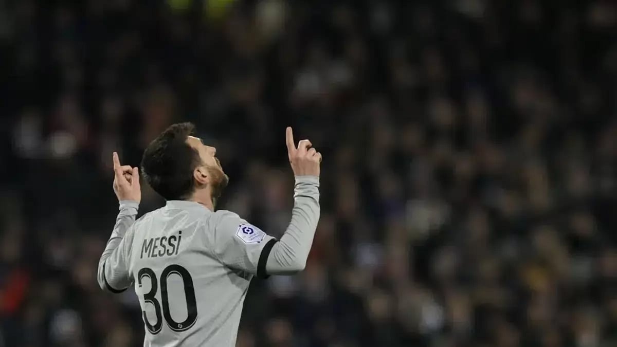 Defending champion PSG is five points ahead of Marseille, which won 2-0 at Nantes.