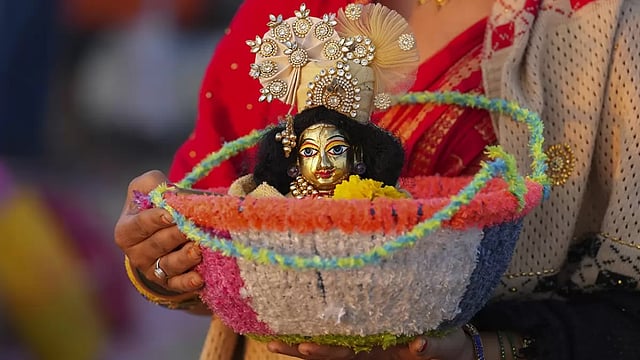 Devotees Take Dip In Rivers Across Country On ‘Maghi Purnima’