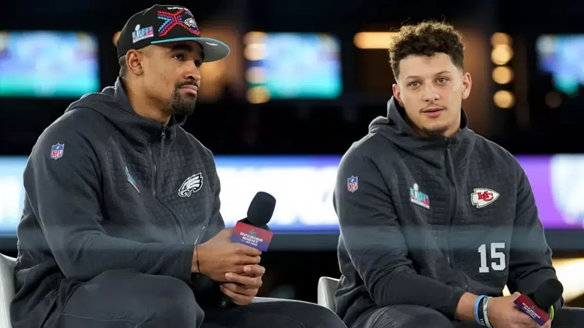 Jalen Hurts (L) and Patrick Mahomes (R) will be the MVP at Super Bowl