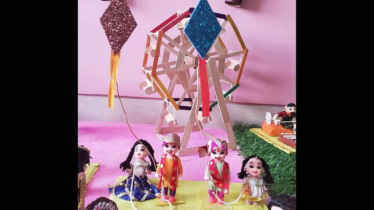 Bommala Koluvu dolls representing kite flying competition