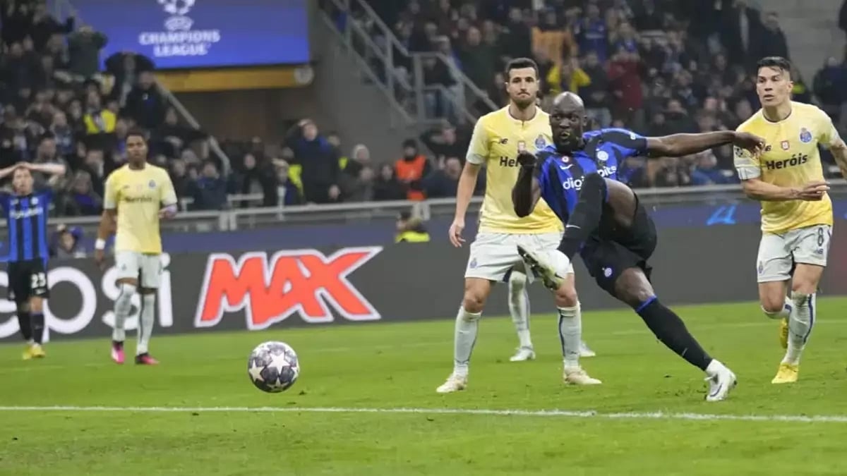 The Belgian came off the bench to score late on as Inter beat 10-man Porto.