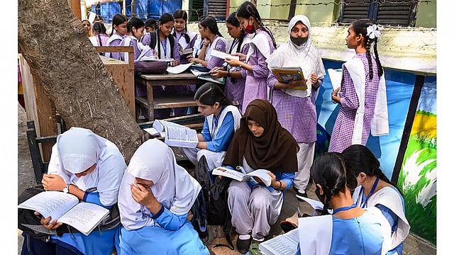 J-K: Girls Outshine Boys In Class 10 Annual Exams