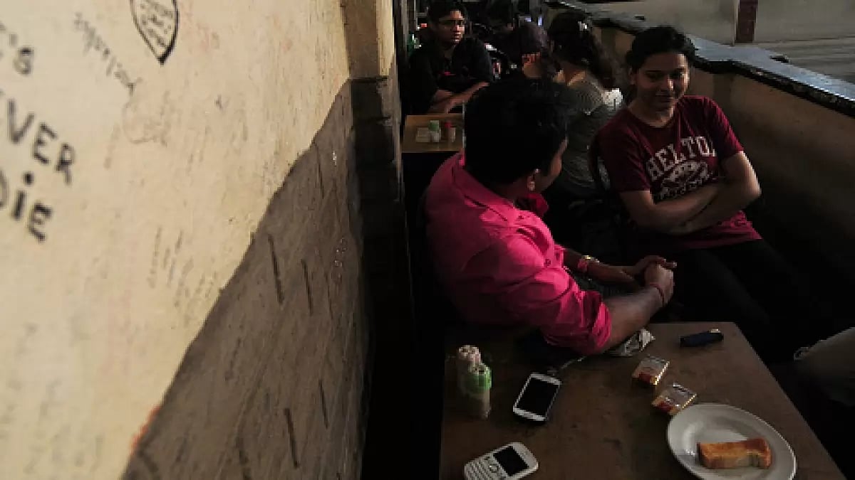 A sneak peak into a cafeteria