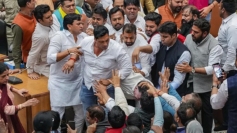 clash between politicians