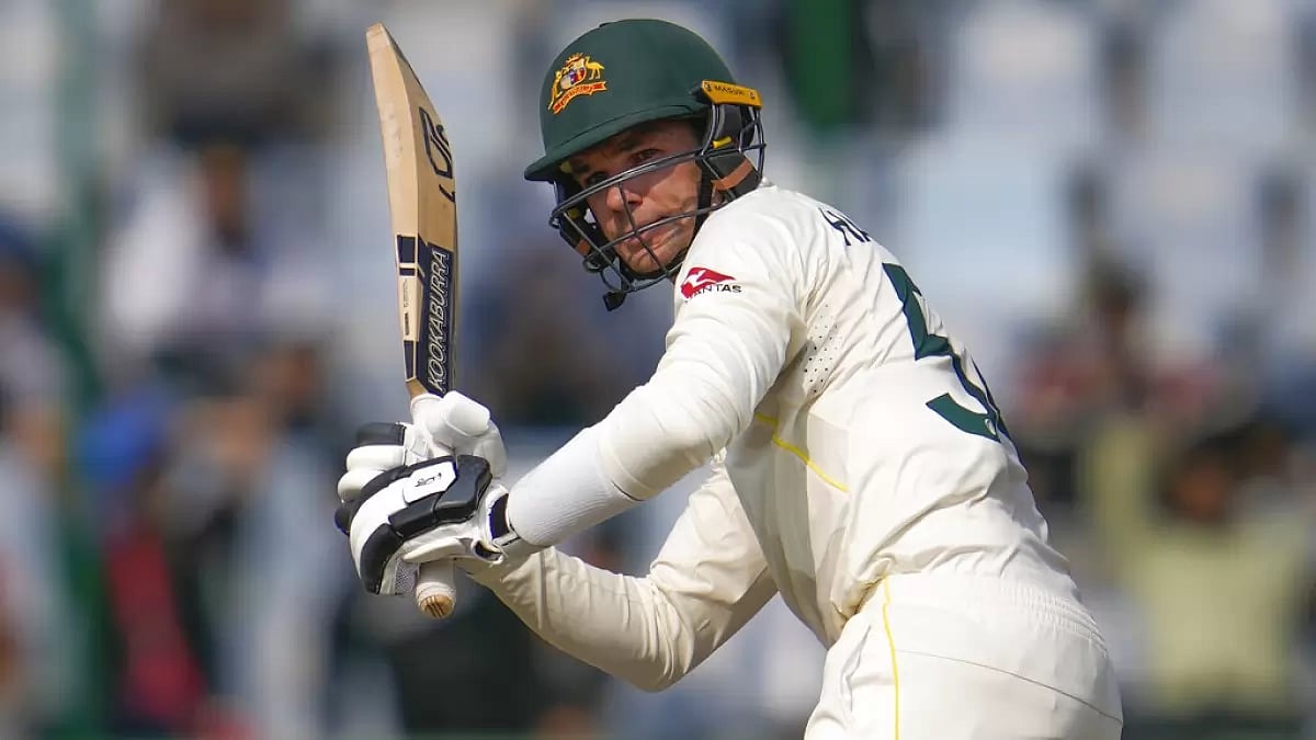 Handscomb bats during his 72* in the 1st innings of the 2nd Test in New Delhi.