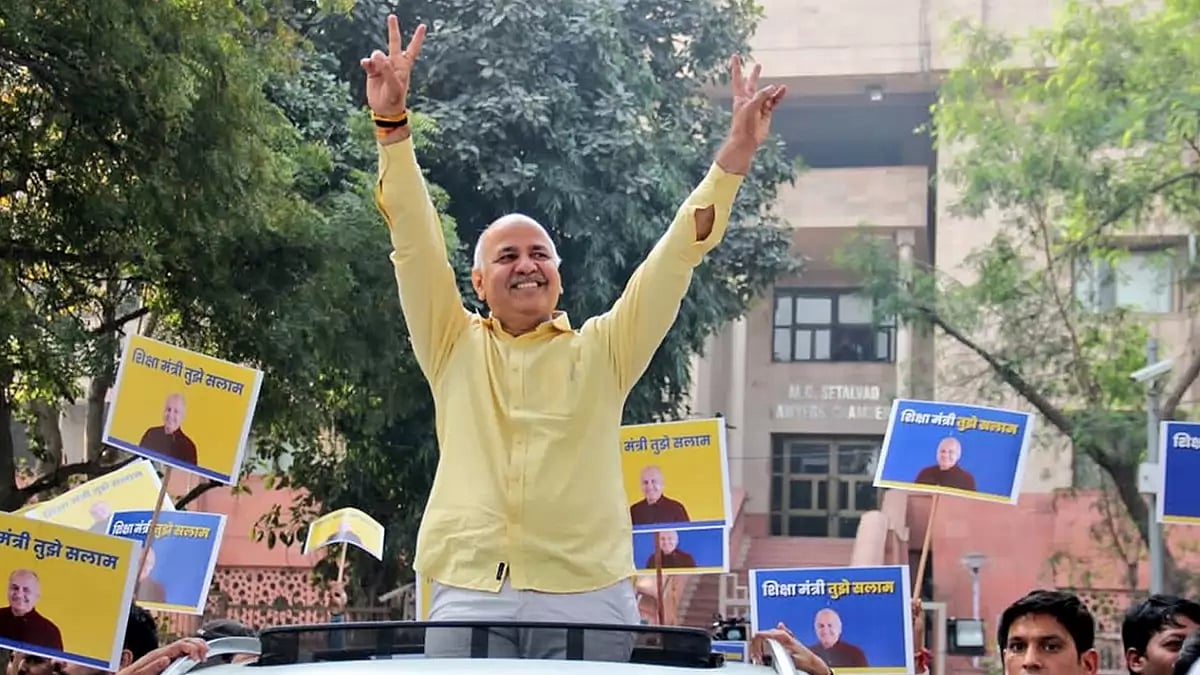 Manish Sisodia to CBI office