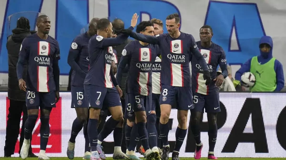 Lionel Messi scored his 700th club goal as PSG took a giant leap in the Ligue 1 title race.